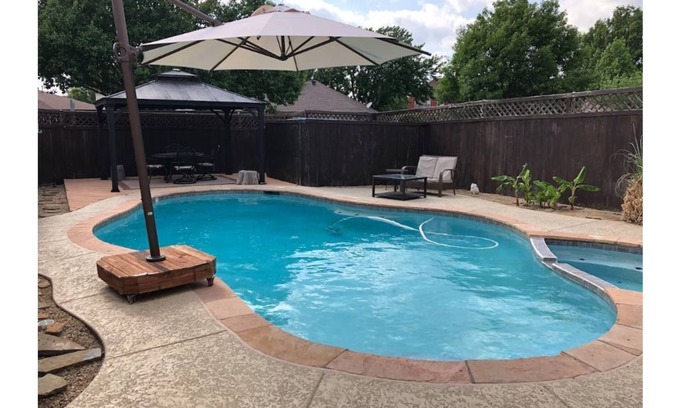 Lewisville House | Lewisville -Home Away From Home - Pool/Spa Retreat