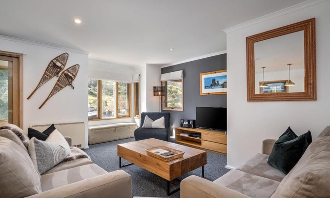 Thredbo Apartment | Lhotsky 7