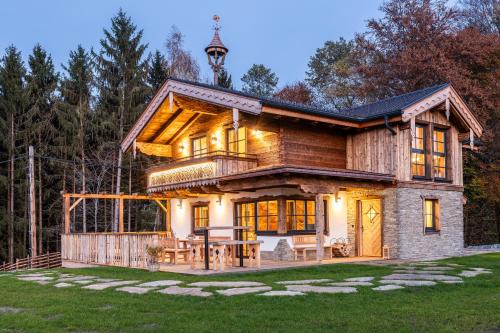 Pirching am Traubenberg House | "Liebler Alm" - Chalet mit Zirbensauna und Outdoor-Jacuzzi im Herzen der Steiermark