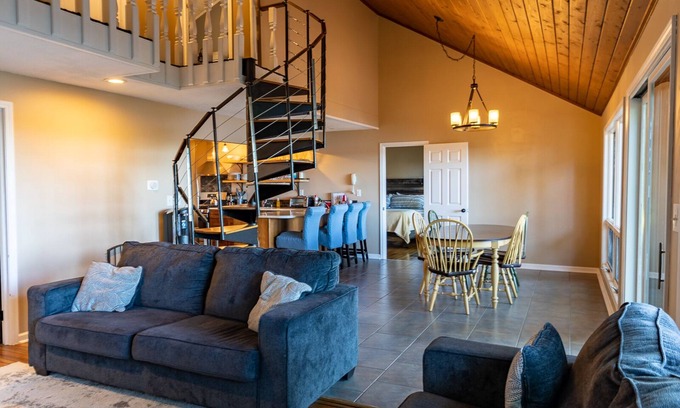 Pentwater House | Life is Better at the Lake