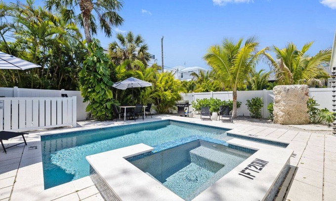 Ilexhurst House | Life's A Beach! Anyday arrival! Fall rate drop!