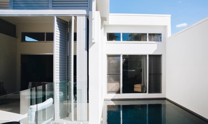 Parrearra House | Lifestyle and Location on The Island at Kawana