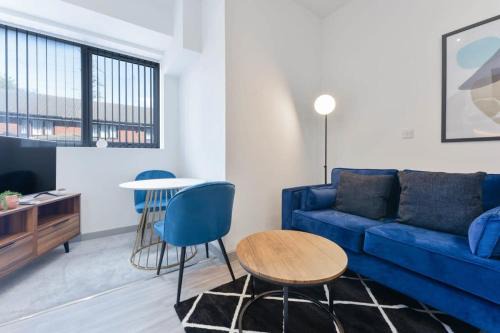 Brierley Hill Apartment | Light & Modern 1 Bed Budget Apartment Dudley