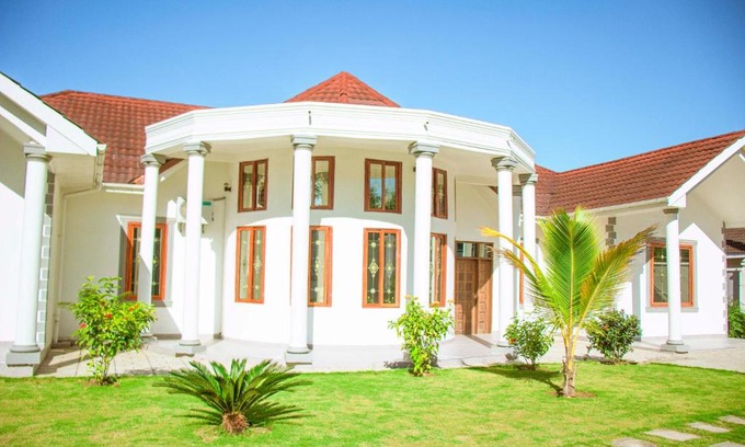 Mbezi Beach House | LikaZifa Holiday Villa