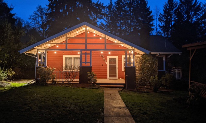 Oak Grove House | Lil Red Bungalow by the River