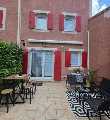 Beziers House | Lili Berges du Canal