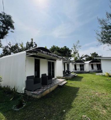San Juan House | Lily Paradise