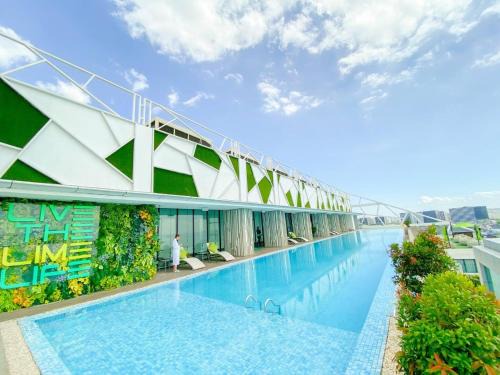 Pasay Hotel | Lime Resort Manila