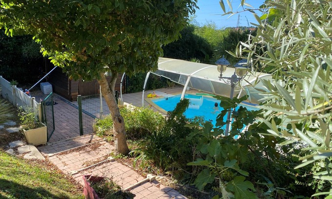 Arcangues Apartment | Limite Biarritz Garden level of a pleasant house (dead end) heated swimming pool