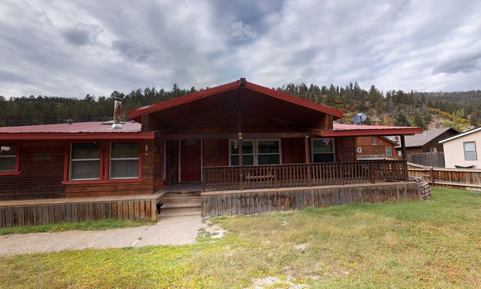 Red River Cabin | Line Shack on Tenderfoot Trail with High Speed Wifi