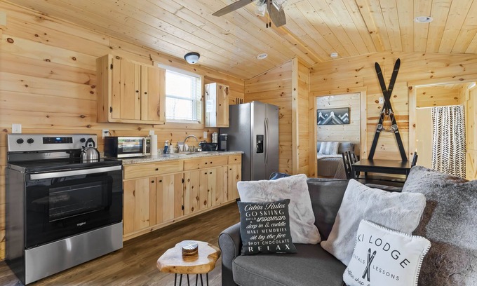 Newland Cabin | Linville Gorge 2 Bd 1 Bth Mountain Getaway!