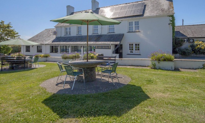 Tudweiliog Hotel | Lion Hotel