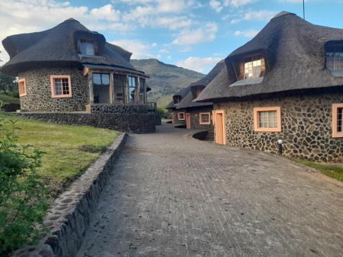 Lesotho Hotel | Liphofung Cave, Chalets