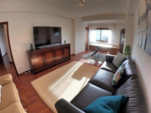 Linda-a-Velha Apartment | Lisbon T2 apartment in condominium in Linda-a-Velha Oeiras Lisbon