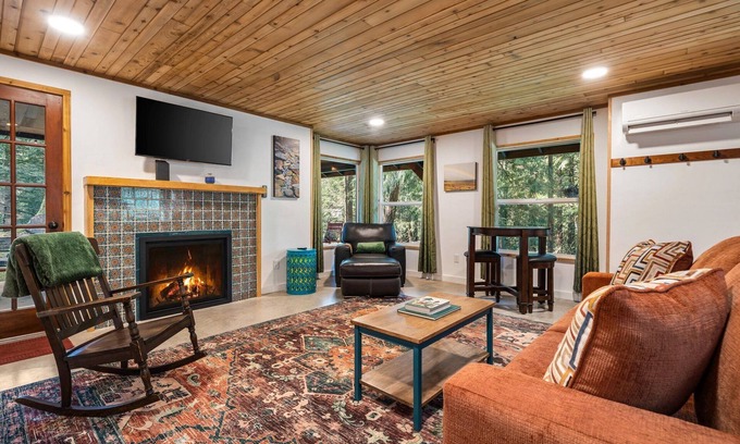 Sudden Valley House | Little Blue by Gather | King Beds, Garden Views, Trails Nearby