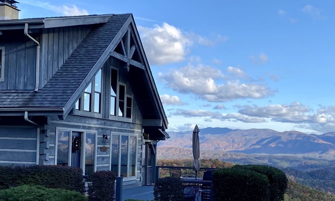 Tallassee Cabin | Little Blue Cabin in the Great Smoky Mountains