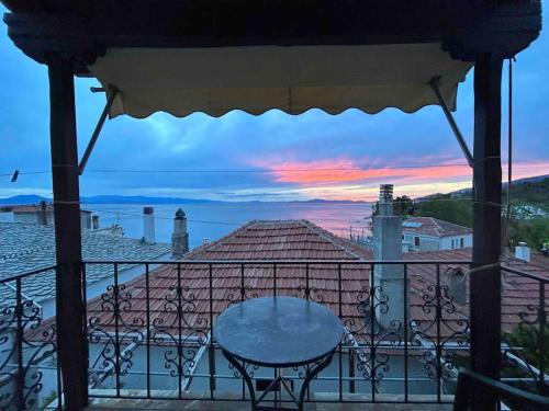 Afissos Villa | Little Graceland