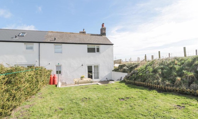 Bamburgh House | Little Haven