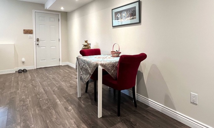 Maple Ridge House | Little Persia, A Beautiful 1 bedroom 1 bath private suite