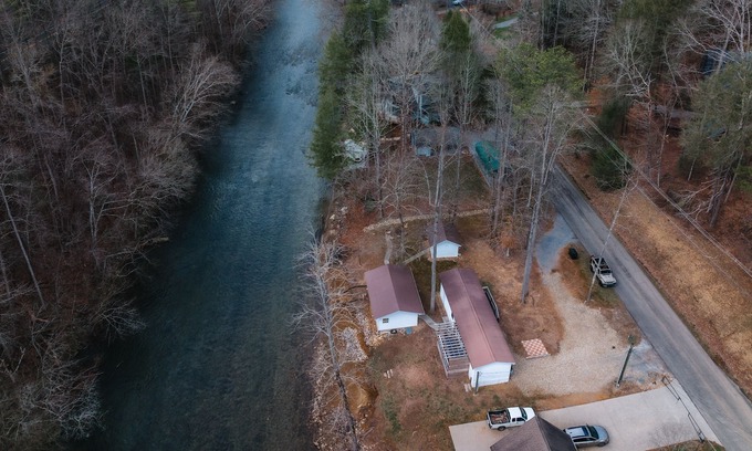 Walland Cottage | Little River Cottage, Pavilion, & Outdoor Paradise