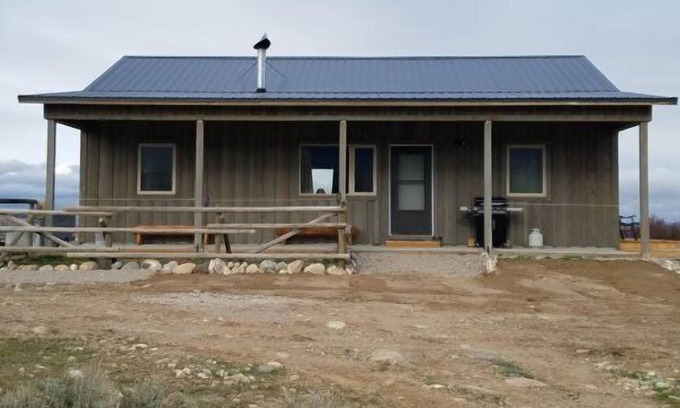 Clark House | Little Rocky Creek Cabin, modern amenities/wide-open Wyoming countryside/beautiful mountain views