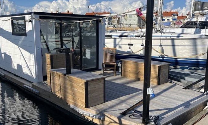 Galgamarken-Trosso Boat Rental | Live next to the sea in a houseboat in the middle of Karlskrona City Center