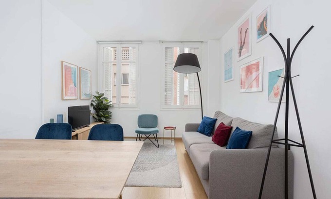 El Baix Guinardo Apartment | Livefull 2 bedroom in Trendy Gracia