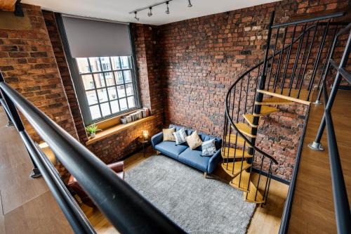 St George's Quarter Apartment | Liverpool Warehouse Flat - Sleeps 5, WiFi, Free On-Site Parking