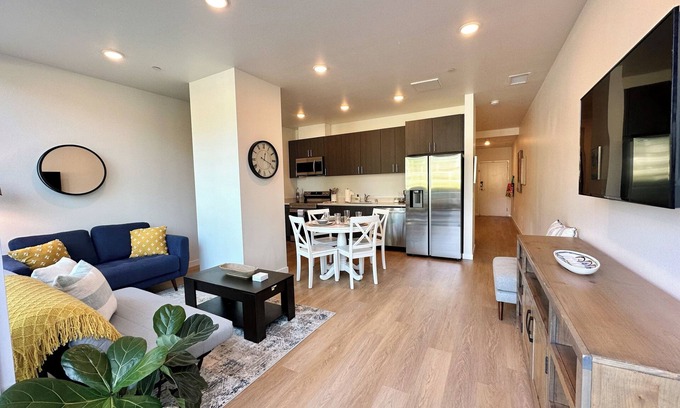 Point Loma Heights Apartment | Lives like a hotel but with full kitchen, laundry, parking, patio, pet friendly