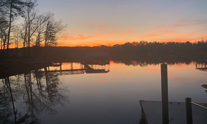 Troutman Apartment | LKN WATERFRONT studio in wonderful Mooresville NC all inclusive