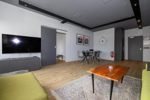 Oddeyrin Apartment | LL Properties - TB24 The Signature Loft