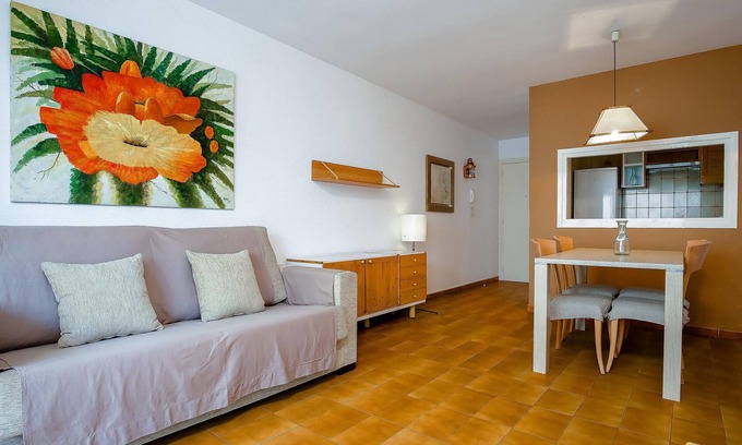 Port de la Selva Apartment | LLANÇÀ 8 LATERAL - Apartamento con vistas al mar, parking y Wifi.