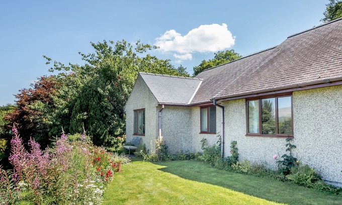 Dolgellau Cottage | LLETY NEST, country holiday cottage, with a garden in Brithdir