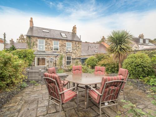 Newport House | Llysmyfyr Newport, Pembrokeshire