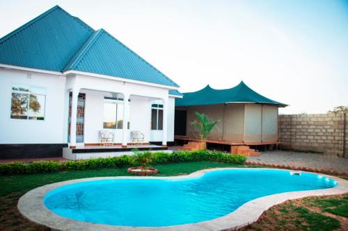 Arusha Bed & Breakfast | Local Villa Lodge