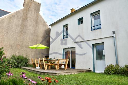 Guilvinec House | LocaLise - M26 - Ty Vakansou - Maison avec jardin au Guilvinec - Tout à pied, plage, port, centre - Wifi inclus - Draps inclus - Animaux non admis