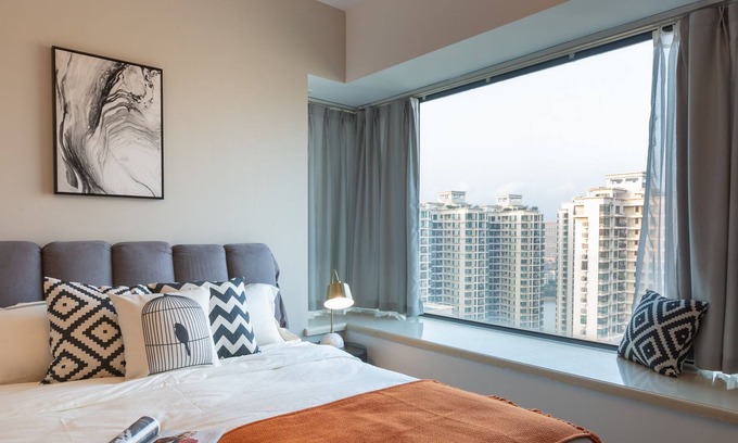 Xiangzhou District Apartment | Locals Boutique Apartment Huafa Plaza 38