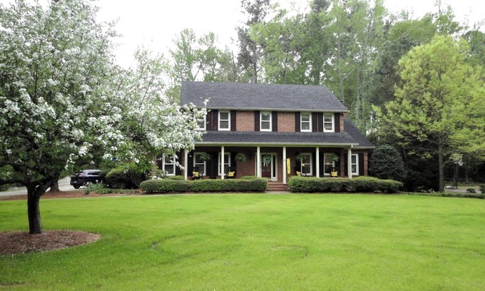 Martinez House | Located 6 Miles from Masters