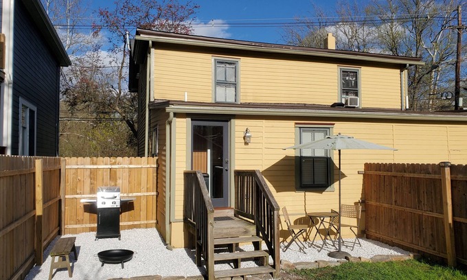 Baptistown House | Located a block from the river, Art Yard and walking distance to shops.