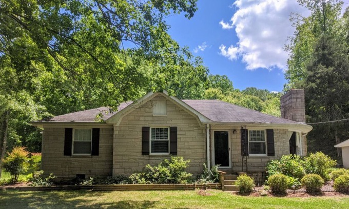 Iron City House | Located directly on Stults Branch and 6 miles from Shoal Creek. Relax here!