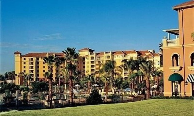 Golden Oak Condo | Located just minutes from Disney 2 bedroom