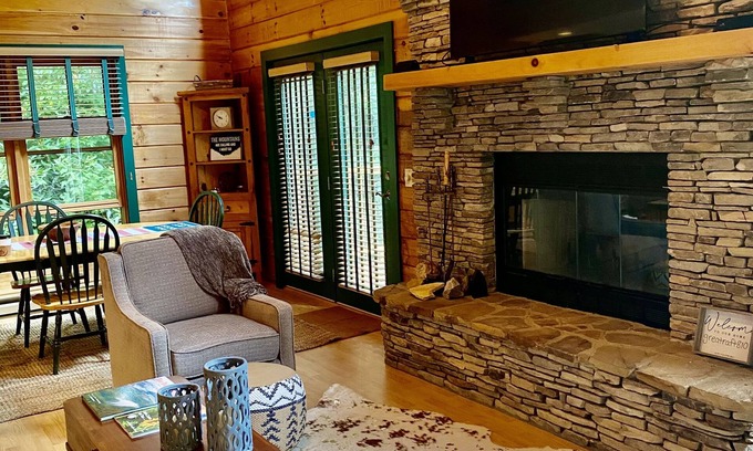 Banner Elk Cabin | Location! Cozy & Squeaky Clean! Book Fall&Winter at Banner Elk's Favorite Cabin!