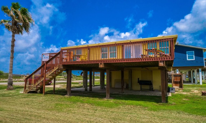 Surfside Beach House | LOCATION LOCATION LOCATION - Beach, Bay, Trails, Fishing, Crabbing, Biking, walk