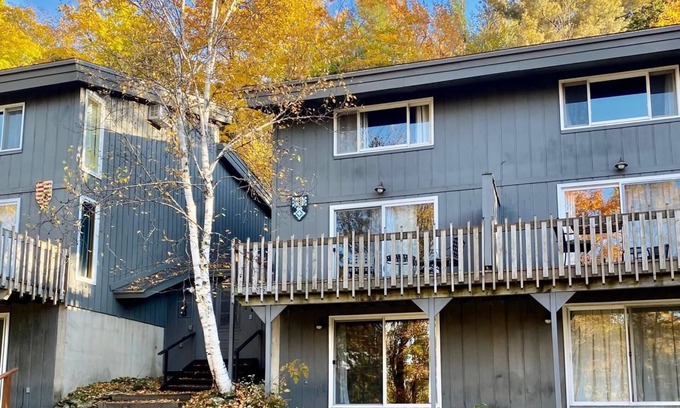 Stratton Mountain House | Location off Stratton Mt Rd! Spacious Pet & Family Friendly Townhouse: 5 BR/3BA