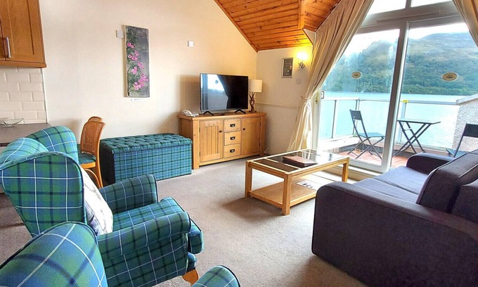 Kinloch Rannoch House | Loch Rannoch Highland Club. Lochside Lodge 8