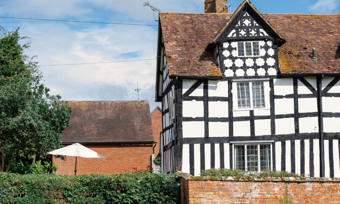Quedgeley House | Locke's Cottage