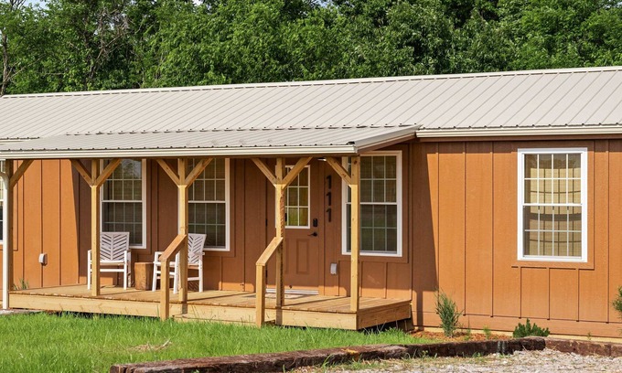Williamstown Cabin | Lodge 111 at Eden Reserve—Safari Cabin Near Ark