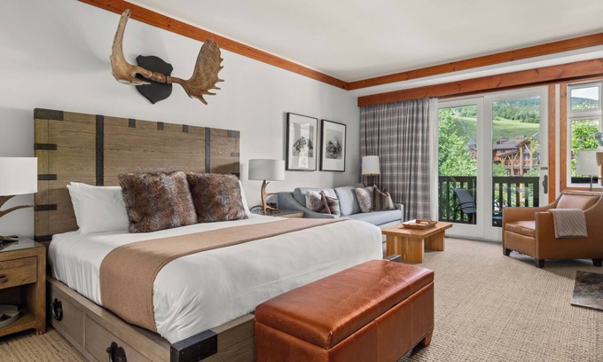 Stowe Area Cabin | Lodge At Spruce Peak Studio Third Floor Newly Renovated Great Spruce Peak Views Sleeps 4