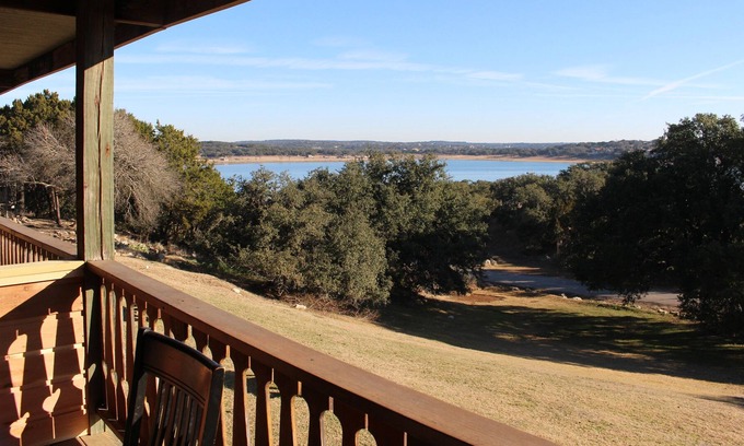 Canyon Lake Resort | LODGE UPSTAIRS DELUXE #201