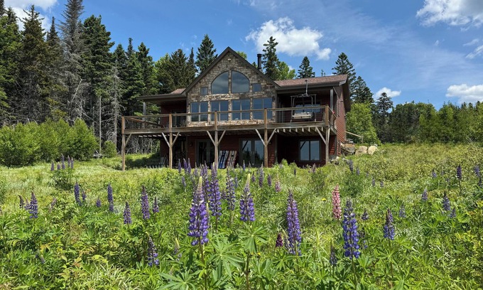 Rangeley House | Lodges #72 - Rangeley Lake Overlook - ATV, Snowmobile, and close to Saddleback!